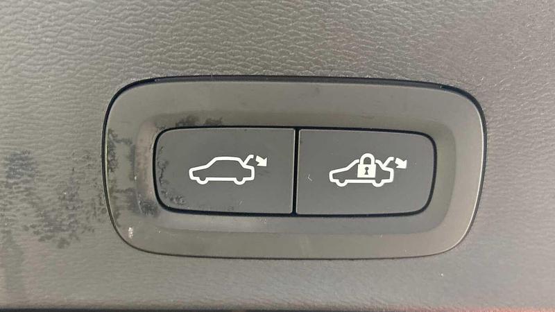 Used Volvo XC40 2025 for sale - 76895611: Photo 18