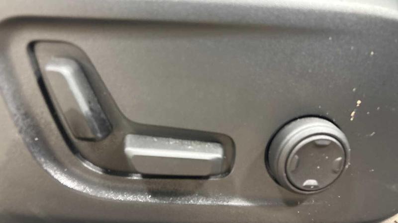 Used Volvo XC40 2025 for sale - 76895611: Photo 27