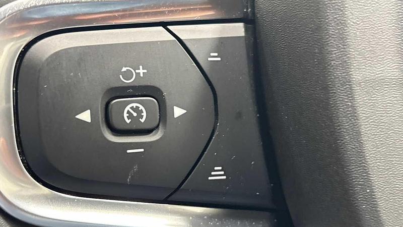 Used Volvo XC40 2025 for sale - 76895611: Photo 29