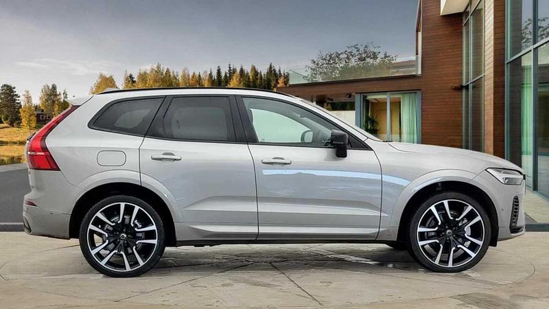 Used Volvo XC60 2025 for sale - 77152112: Photo 2