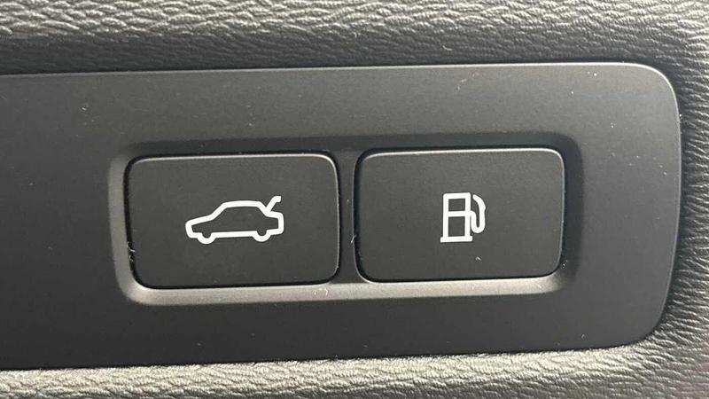 Used Volvo XC60 2025 for sale - 77152112: Photo 30