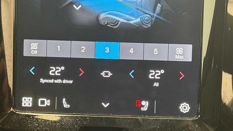 Used Volvo XC60 2025 for sale - 77152112: Photo 40