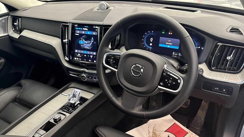 Used Volvo XC60 2025 for sale - 77152112: Photo 9