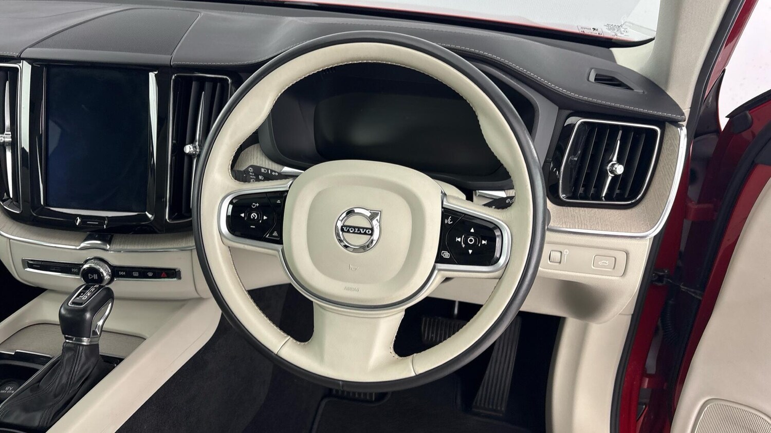 Used Volvo XC60 2018 for sale - 77603867: Photo 10