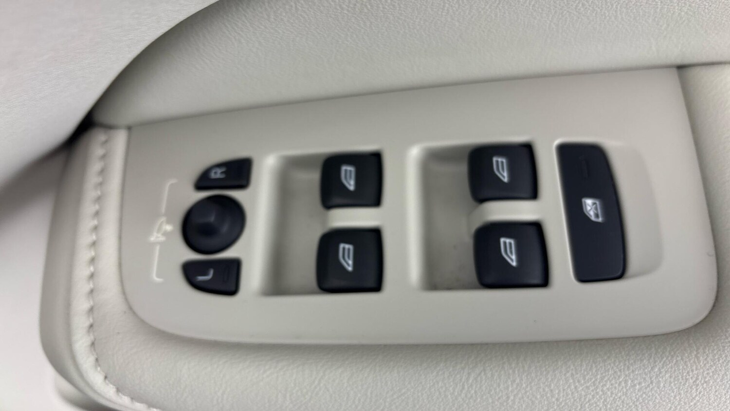 Used Volvo XC60 2018 for sale - 77603867: Photo 19