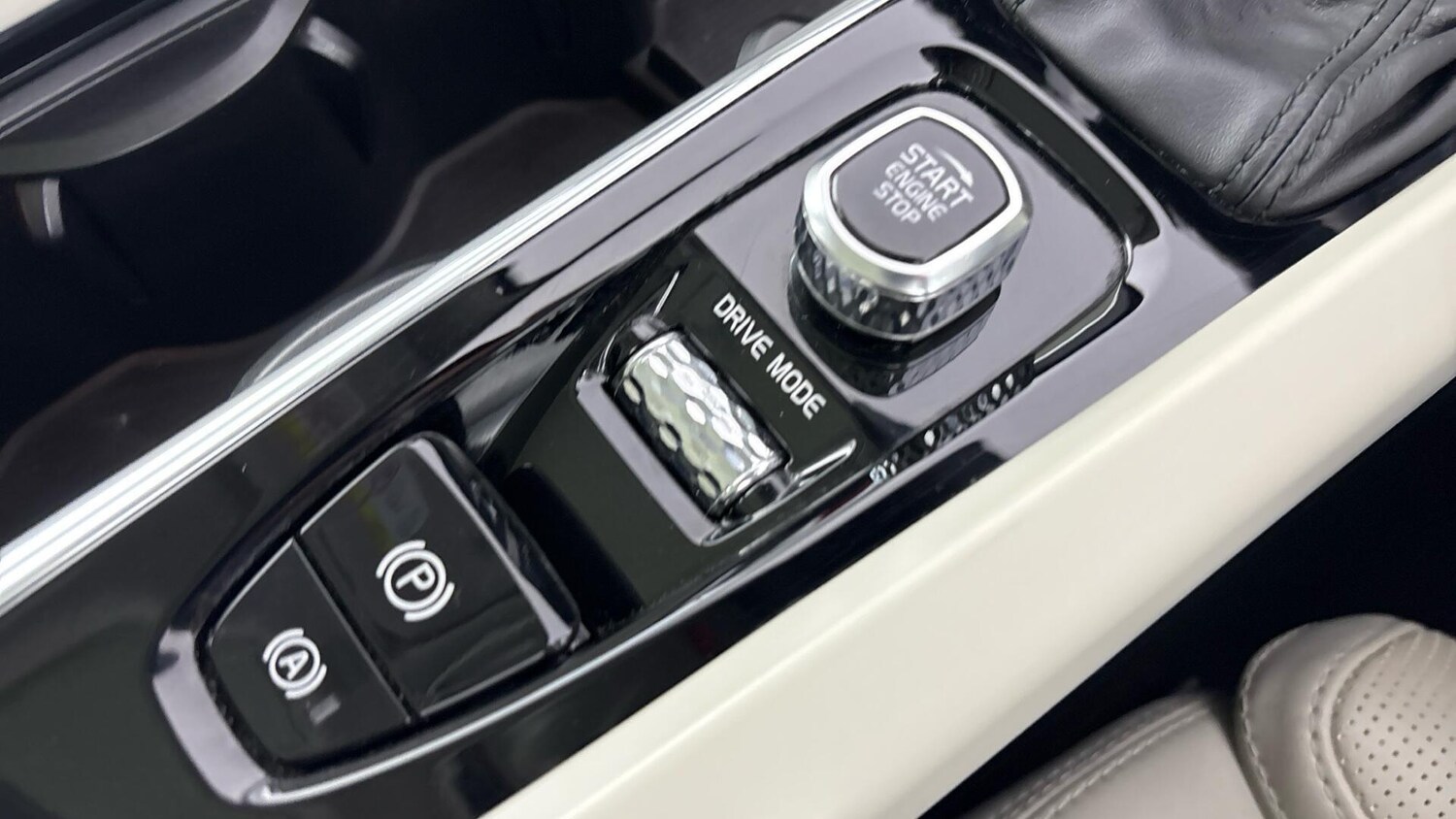 Used Volvo XC60 2018 for sale - 77603867: Photo 25