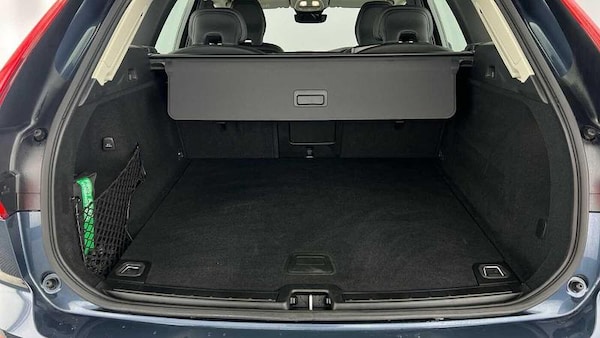 Used Volvo XC60 2023 for sale - 76196446: Photo 5