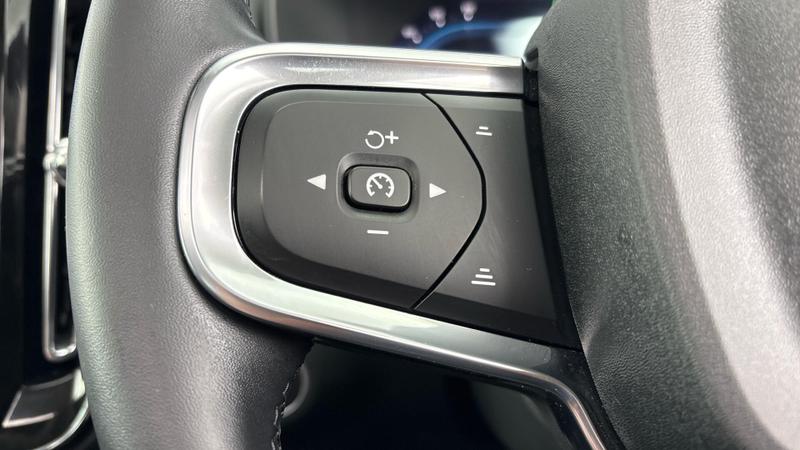 Used Volvo XC40 2025 for sale - 76710133: Photo 30