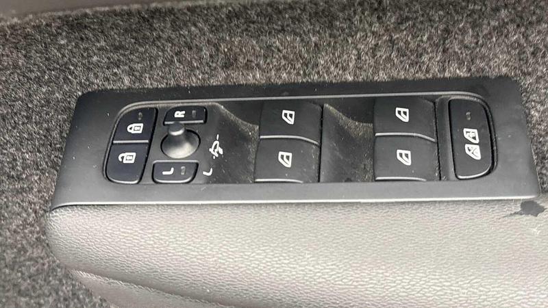 Used Volvo XC40 2024 for sale - 77301225: Photo 24