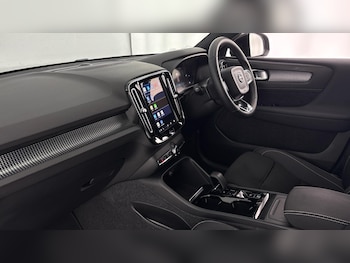 Used Volvo XC40 2023 for sale - 78135103: Photo