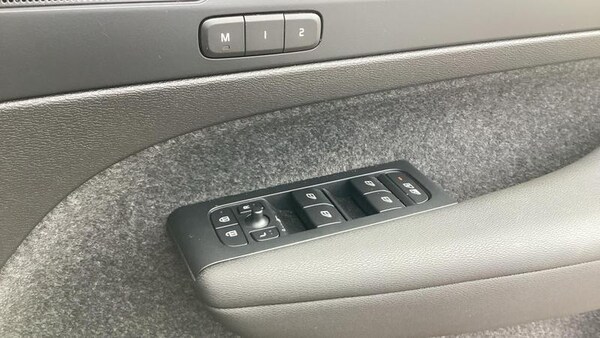 Used Volvo XC40 2023 for sale - 75058155: Photo 21