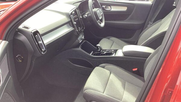 Used Volvo XC40 2023 for sale - 75058155: Photo 2