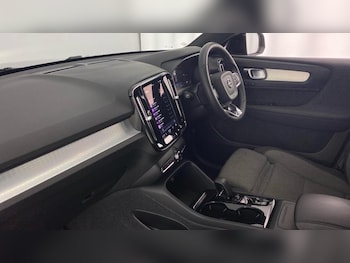 Used Volvo XC40 2023 for sale - 76508252: Photo