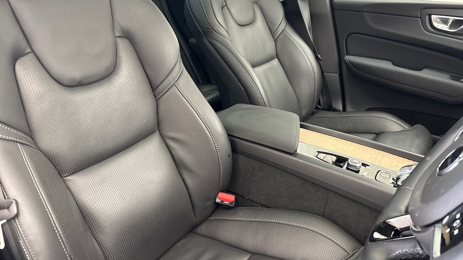 Used Volvo XC60 2025 for sale - 78067074: Photo 30