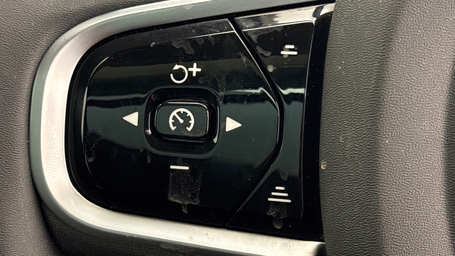 Used Volvo XC60 2025 for sale - 78067074: Photo 32