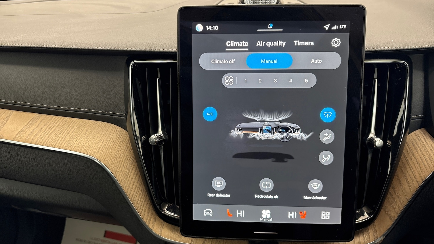 Used Volvo XC60 2025 for sale - 78067074: Photo 40