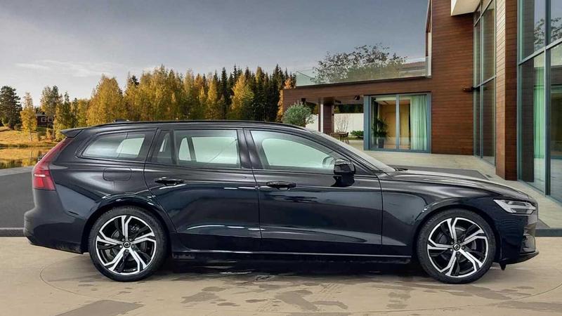 Used Volvo V60 2025 for sale - 77312679: Photo 2