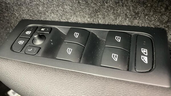 Used Volvo XC40 2023 for sale - 75543416: Photo 13