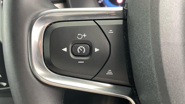 Used Volvo XC40 2023 for sale - 75543416: Photo 16