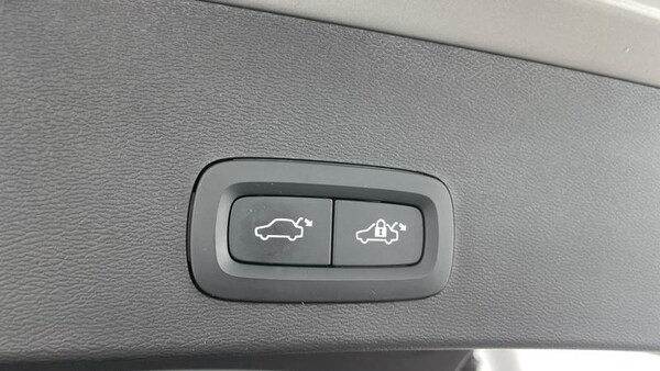 Used Volvo XC40 2023 for sale - 75543416: Photo 26