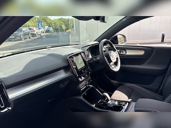 Used Volvo XC40 2026 for sale - 79841947: Photo