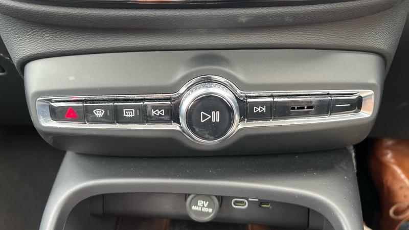 Used Volvo XC40 2025 for sale - 76056103: Photo 40