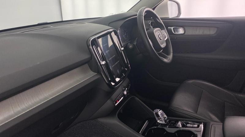 Used Volvo XC40 2019 for sale - 76631244: Photo 2