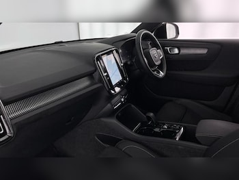 Used Volvo XC40 2025 for sale - 76008589: Photo