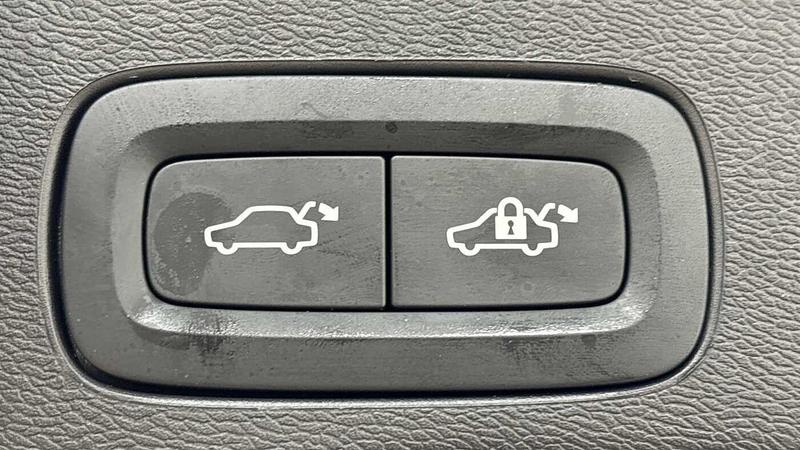 Used Volvo XC60 2025 for sale - 76979490: Photo 18