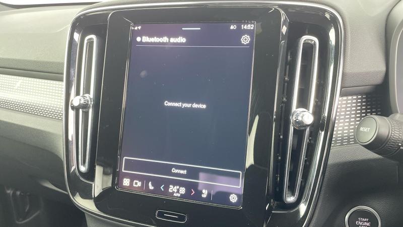 Used Volvo XC40 2025 for sale - 76508256: Photo 28