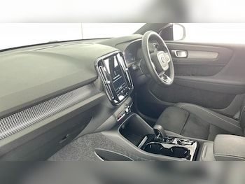 Used Volvo XC40 2025 for sale - 76508256: Photo
