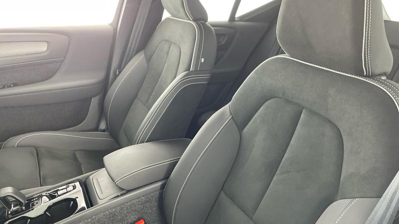 Used Volvo XC40 2025 for sale - 76508256: Photo 37