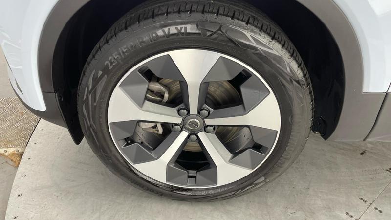 Used Volvo XC40 2025 for sale - 76508256: Photo 39