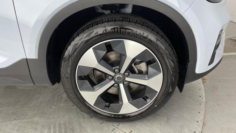 Used Volvo XC40 2025 for sale - 76508256: Photo 5