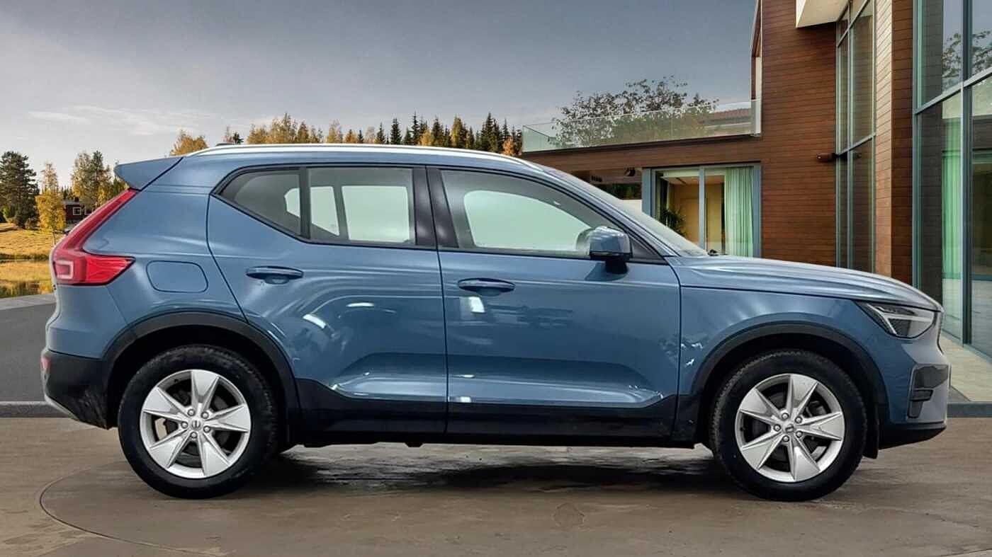 Used Volvo XC40 2023 for sale - 77515917: Photo 2