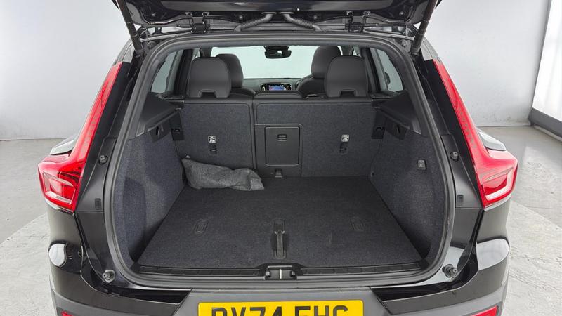 Used Volvo XC40 2025 for sale - 76710127: Photo 12