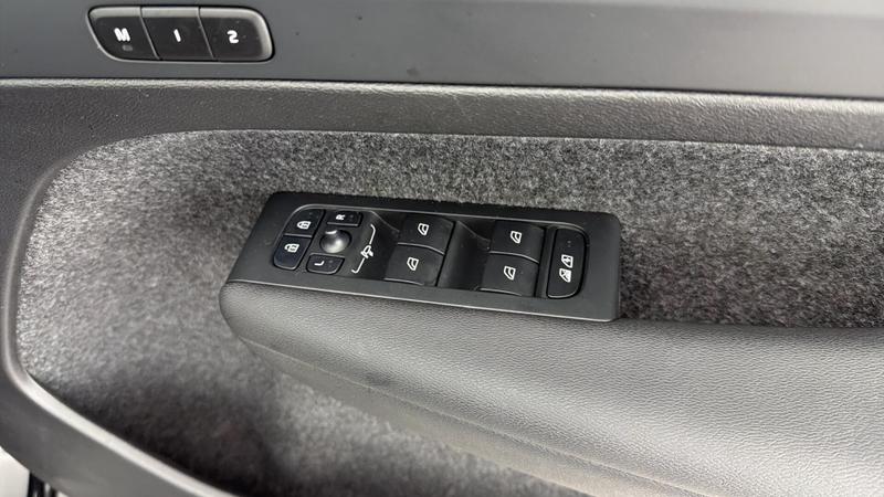 Used Volvo XC40 2025 for sale - 76710127: Photo 18
