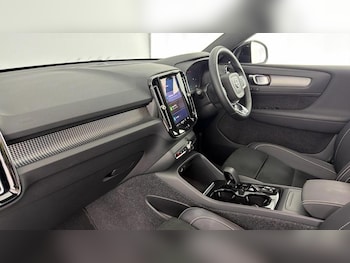 Used Volvo XC40 2025 for sale - 76710127: Photo