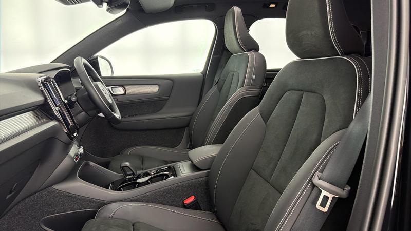 Used Volvo XC40 2025 for sale - 76710127: Photo 40