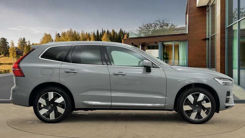 Used Volvo XC60 2025 for sale - 77088177: Photo 2