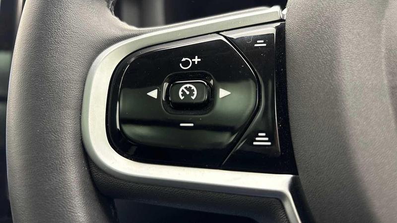 Used Volvo XC60 2025 for sale - 77088177: Photo 31