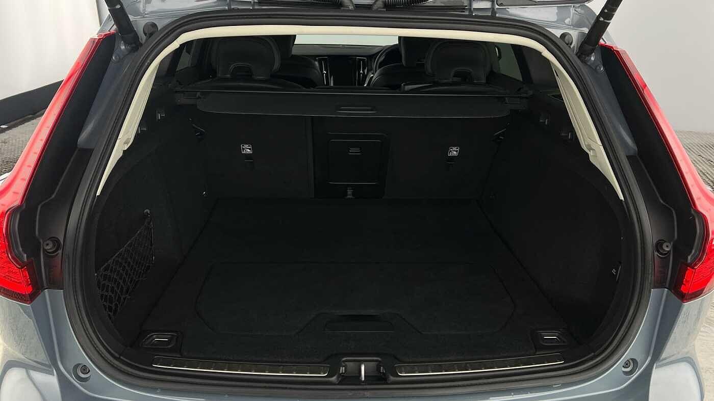 Used Volvo V60 2022 for sale - 77515886: Photo 5