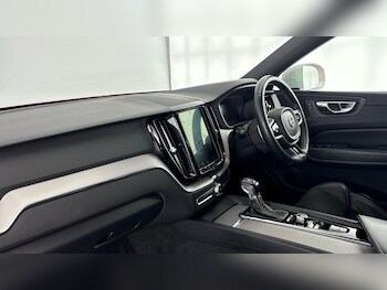 Used Volvo XC60 2019 for sale - 78202219: Photo