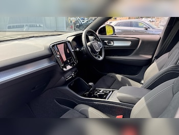 Used Volvo XC40 2026 for sale - 79030257: Photo