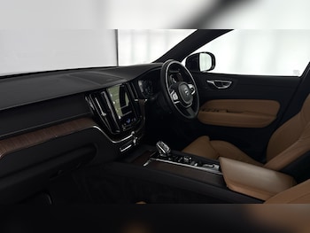 Used Volvo XC60 2021 for sale - 77732644: Photo