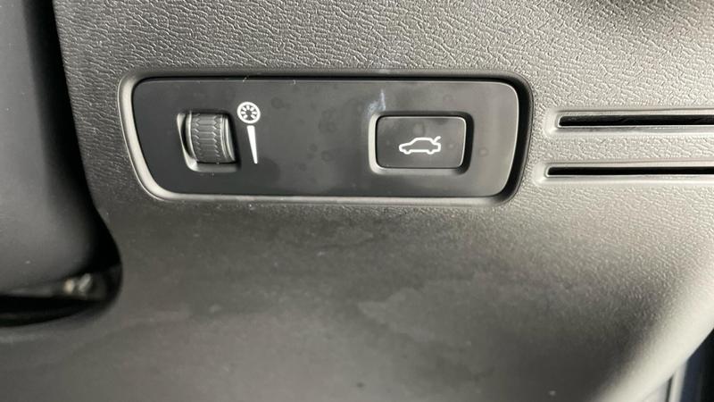 Used Volvo XC40 2022 for sale - 75856089: Photo 24