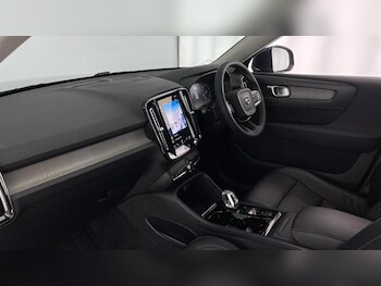 Used Volvo XC40 2022 for sale - 75856089: Photo 2