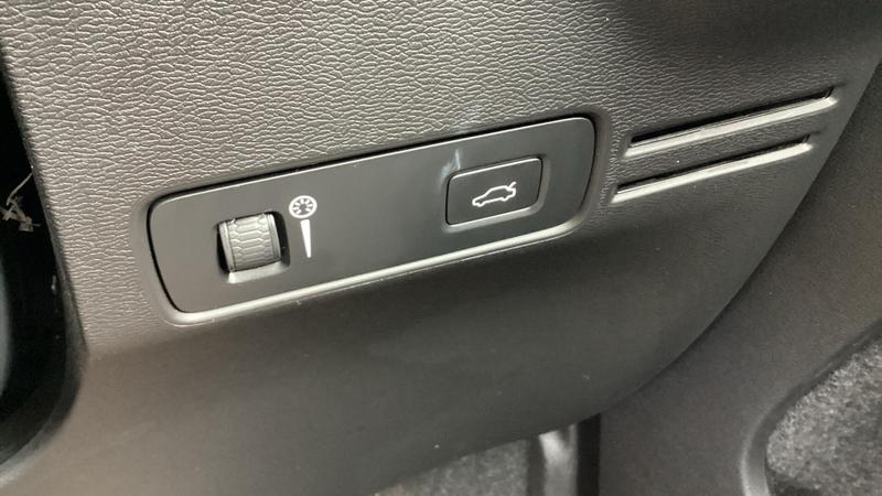 Used Volvo XC40 2022 for sale - 75856089: Photo 44