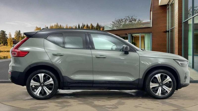Used Volvo XC40 2022 for sale - 76895617: Photo 2