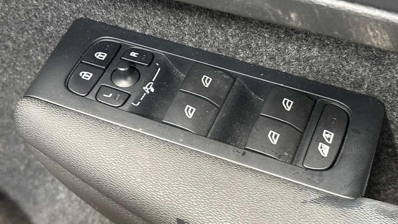 Used Volvo XC40 2022 for sale - 76895617: Photo 25